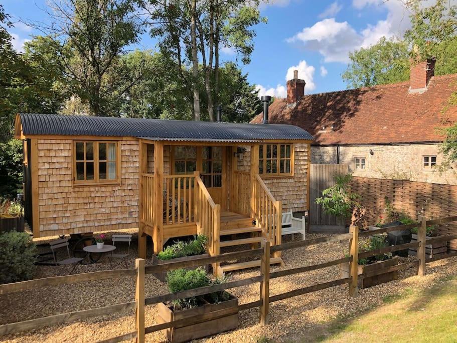 Appartement The Walnut Wagon In The Heart Of Mells. à Frome Extérieur photo