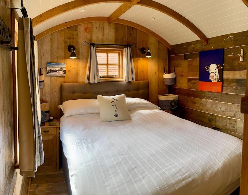 Appartement The Walnut Wagon In The Heart Of Mells. à Frome Extérieur photo